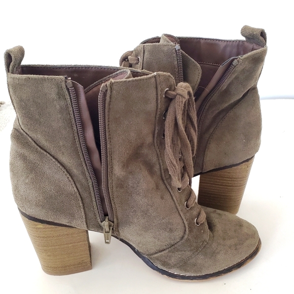 CANDIE'S Sz 9.5 Faux Olive Green Suede Side Zip Laces Bootie 3.5" Block Heel EUC - Picture 7 of 14